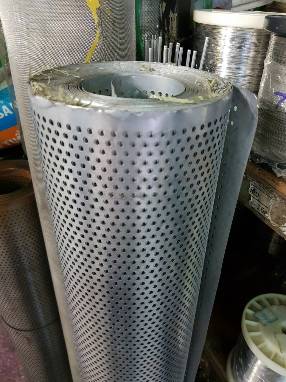 TÔN SOI LỖ TIÊU ÂM CÁCH ÂM